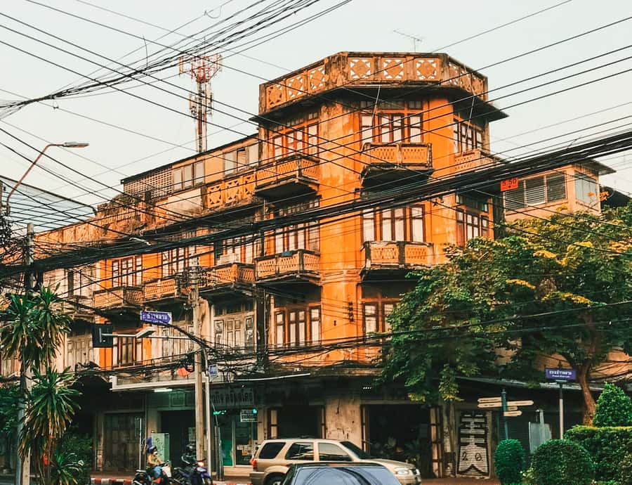 Bangkok: Street Art and Street Food Walking Tour - Charoenkrung Road, murals, and the main food crawl