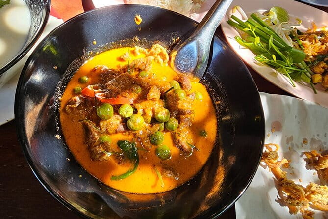 Bangkok Street Food Variety Cultures Local Tasty - Two hours of tasting along Yaowarat Road