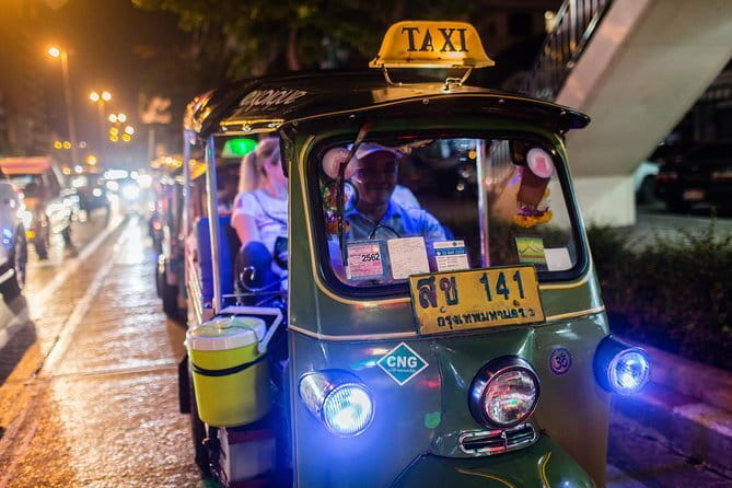 Bangkok Temples Tour Including Reclining Buddha at Wat Pho without Hotel Pick Up - Wat Traimit and the solid gold Buddha