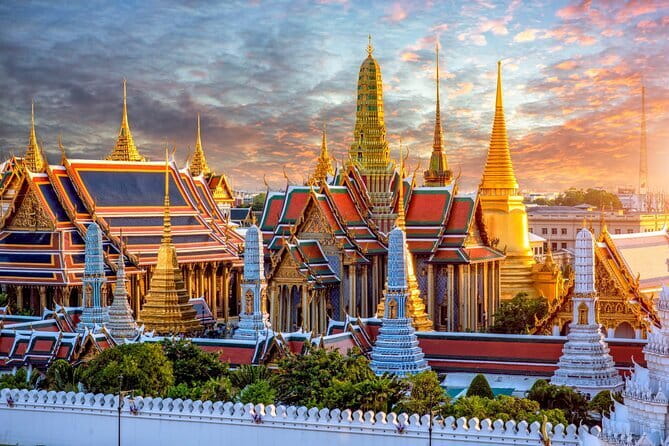 Bangkok Temples Tour Including Reclining Buddha at Wat Pho without Hotel Pick Up - Why the air-conditioned coach matters