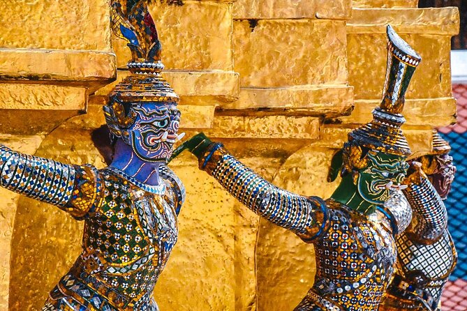 Bangkok: The Grand Palace, Wat Pho, and Wat Arun Walking Tour - Starting at the Grand Palace and Wat Phra Kaew