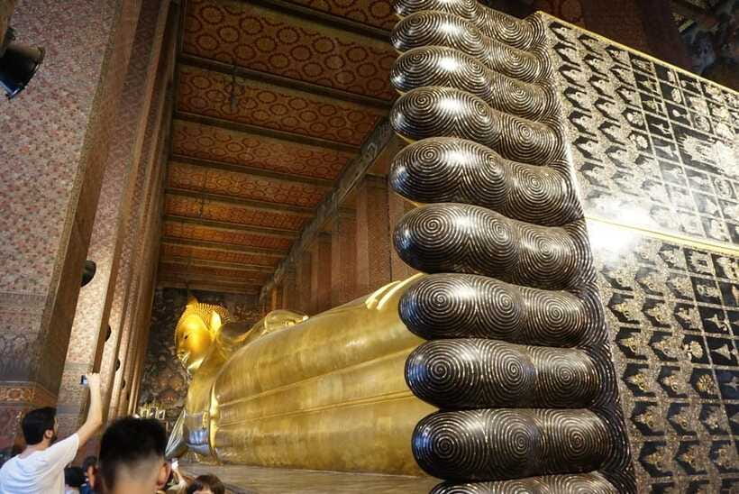 Bangkok: Wat Pho and Wat Arun Guided Walking Tour (2 Hours) - The steep climb and the cost of the view