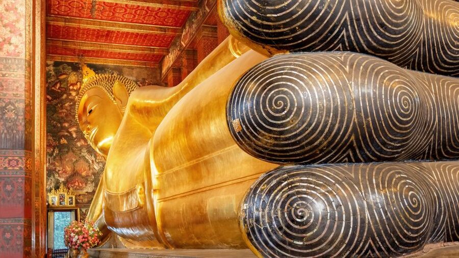 Bangkok: Wat Pho and Wat Arun Guided Walking Tour - Should you book it?