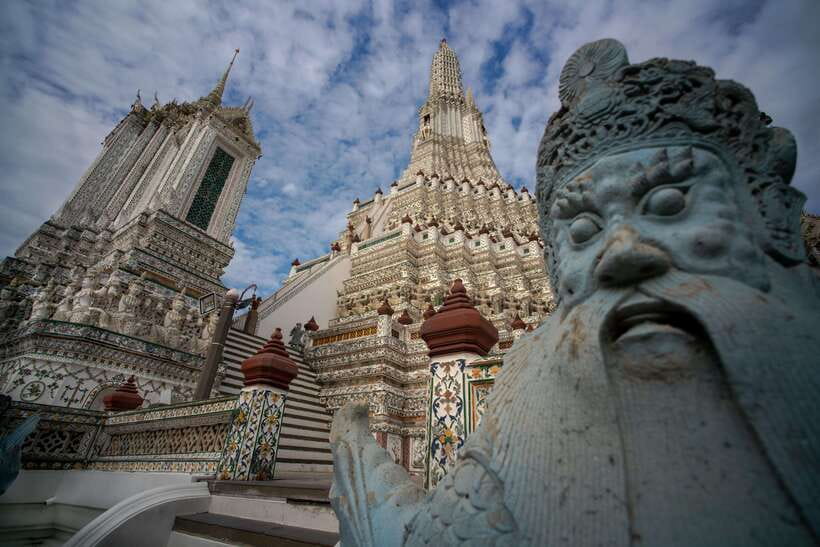 Bangkok: Wat Pho and Wat Arun Guided Walking Tour - Wat Arun and the Chao Phraya setting