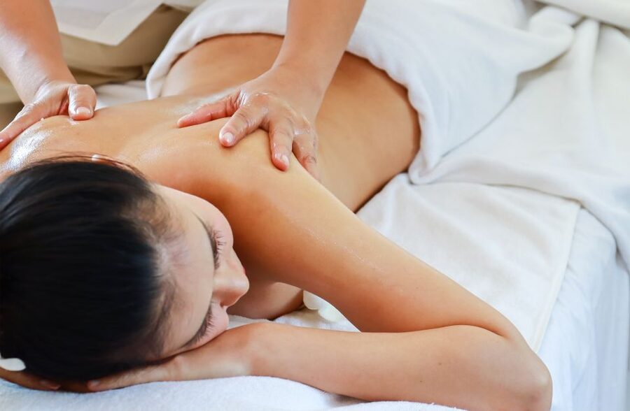 Bangkok: Wat Pho Thai Massage in Your Hotel Room - Meeting your therapist in the hotel lobby