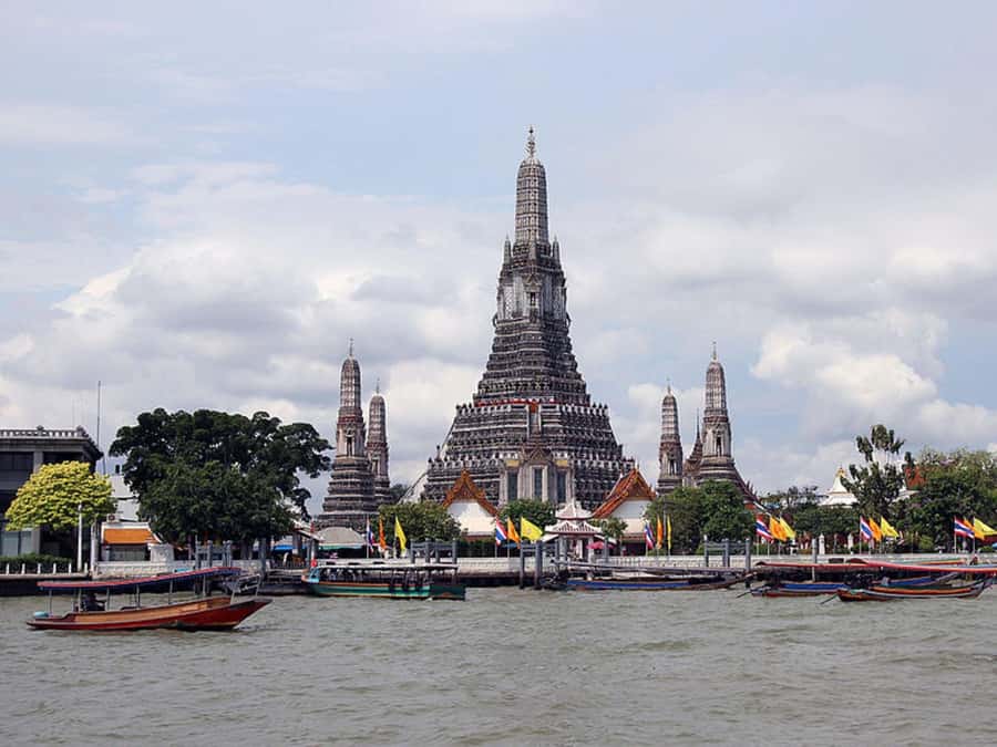 Bangkok: Wat Pho & Wat Arun Half-Day Private Walking Tour - Key points at a glance