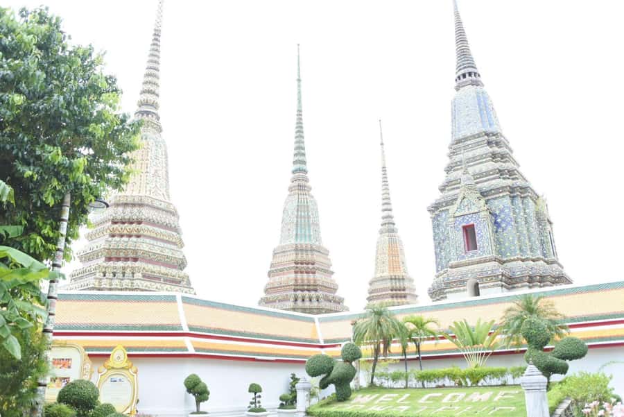 Bangkok: Wat Pho & Wat Arun Half-Day Private Walking Tour - Crossing the Chao Phraya by local shuttle boat