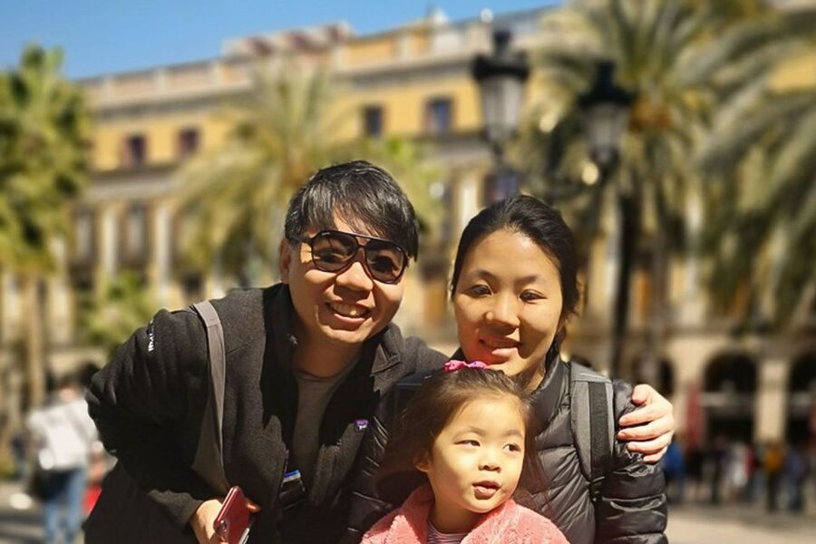 Barcelona: Churros, Hot Chocolate, and Games Family Tour - Gothic Quarter details, from the cathedral to Sant Felip Neri