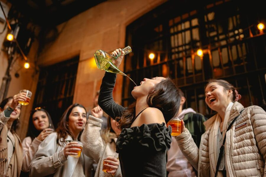 Barcelona: El Born Food Walking Tour with Tapas and Drinks - Key points at a glance