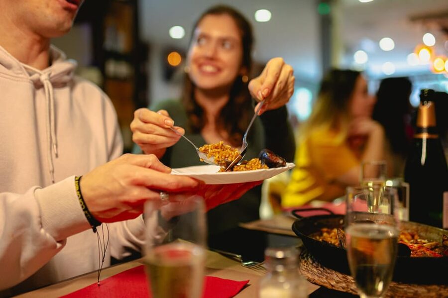Barcelona: El Born Food Walking Tour with Tapas and Drinks - Four tapas bars, with the waiting handled