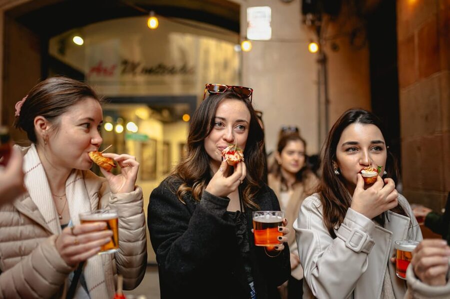 Barcelona: El Born Food Walking Tour with Tapas and Drinks - Starting near Plaça de Correus