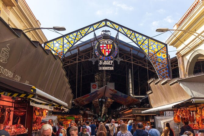 Barcelona Food Markets Private Tour with Tastings - Las Ramblas: a short look at Barcelona’s famous street