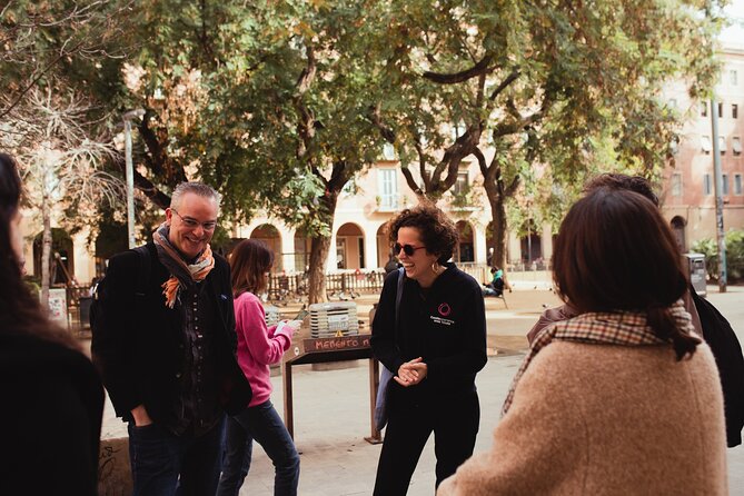 Barcelona: Gothic, Tapas & Churros Small Group Tour - Barcelona Cathedral and the Roman wall
