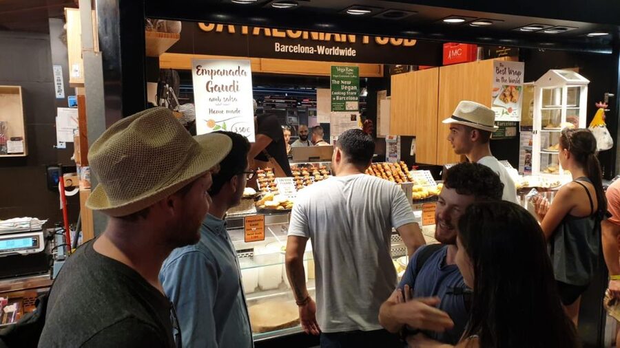 Barcelona: Street Food & Sightseeing Tour with Local Market - Family-run stops and local recommendations