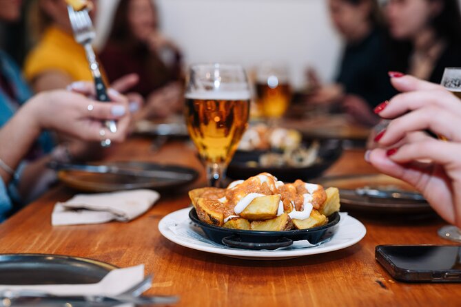 Barcelona Tapas Food Walking Tour with Wine in El Born - Why this food walk works well in Barcelona