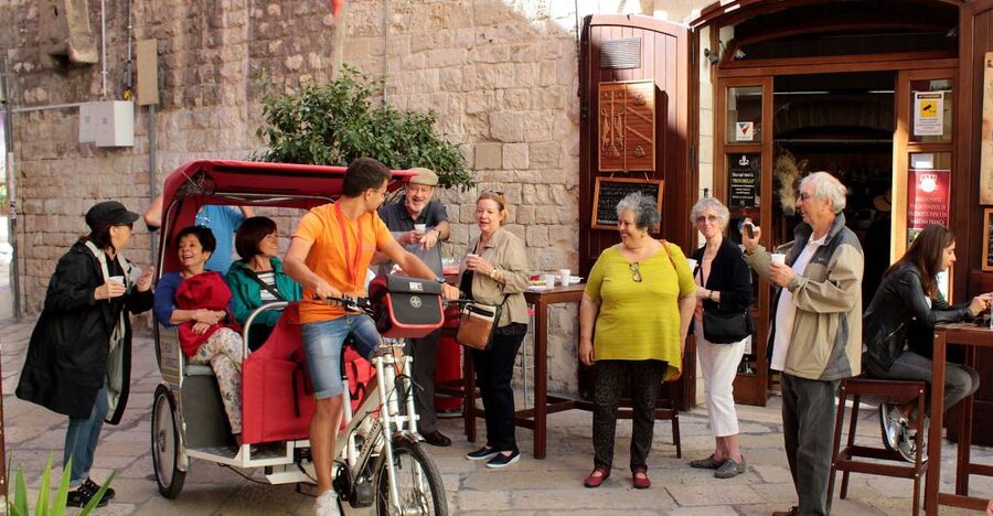 Bari: Rickshaw Street Food Tour - Why a rickshaw works well in Bari Vecchia