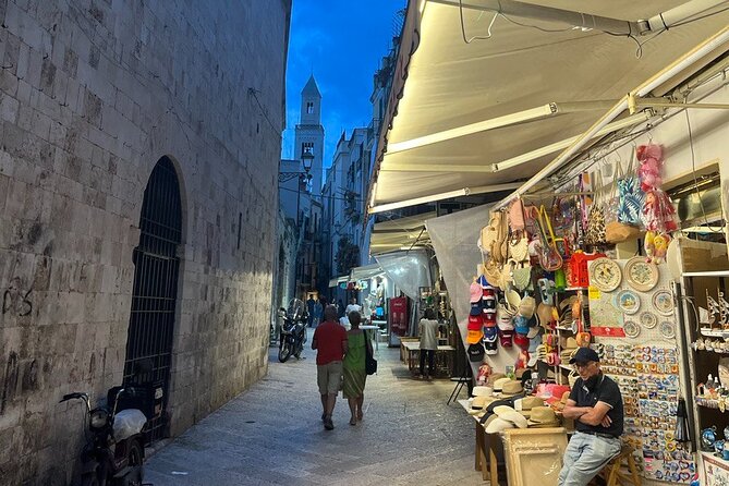 Bari Street food with Wine & food Taster - A short stop at Basilica San Nicola