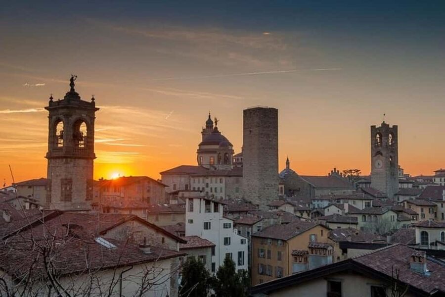 Bergamo : Best Street Food Tour With A Local Guide - Meeting at Viale Papa Giovanni XXIII