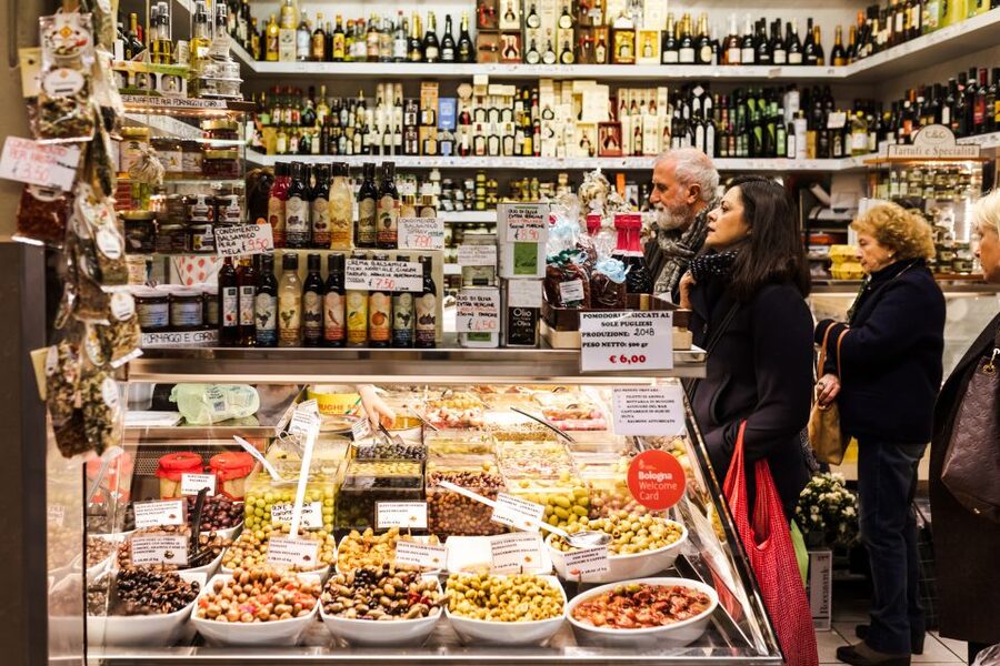 Bologna: Eat and Drink Like a Local Food Tour - Why Bologna is best tasted with a local