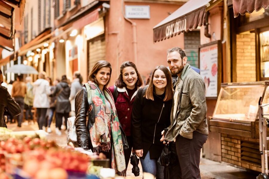 Bologna: Eat and Drink Like a Local Food Tour - What six to eight tastings really give you