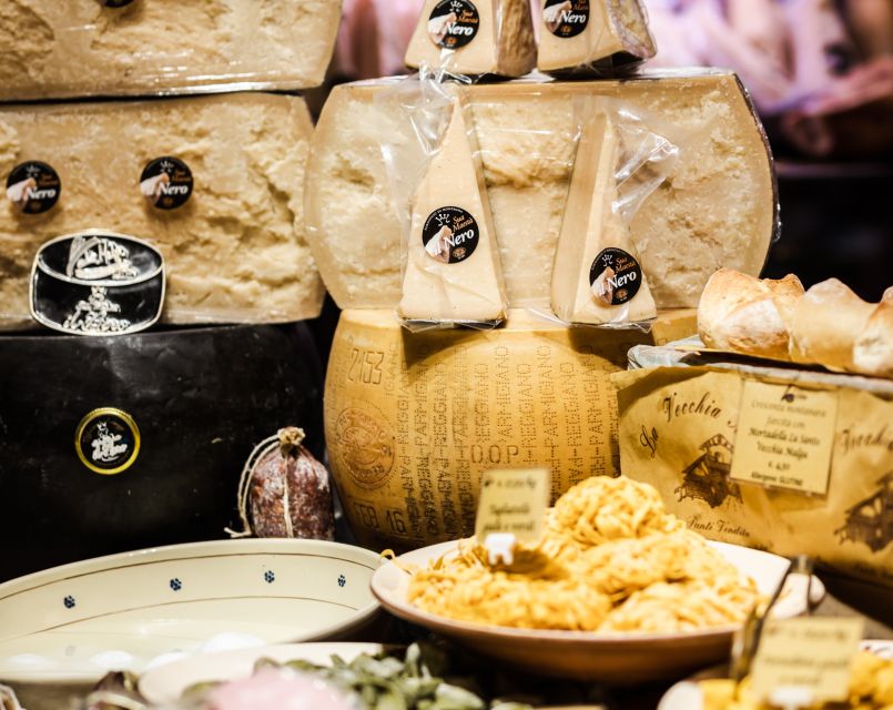 Bologna: Eat and Drink Like a Local Food Tour - A family-friendly food walk with Antonia