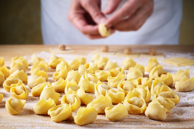 Bologna Food Tour small group - Tigella, ragù, and a glass of local wine