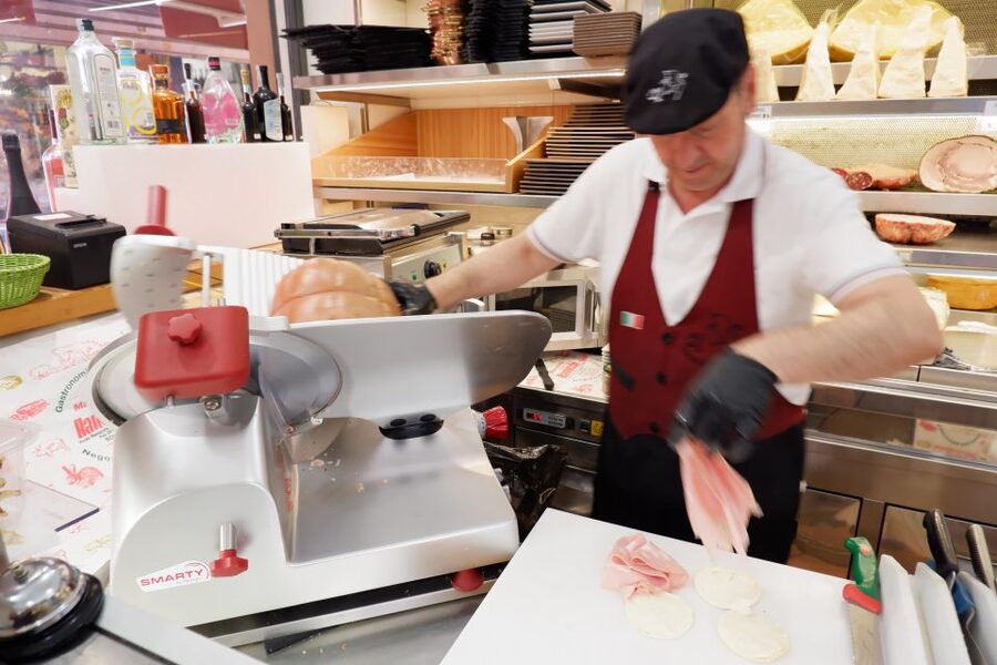 Bologna: Guided Food Markets Tour - Shopping the Quadrilatero, Bologna’s old market quarter