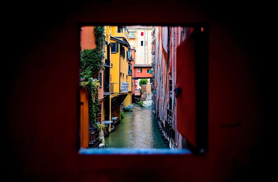 Bologna: Local Food Tour with Authentic Tastings and Wine - Wine, espresso, and a proper finish