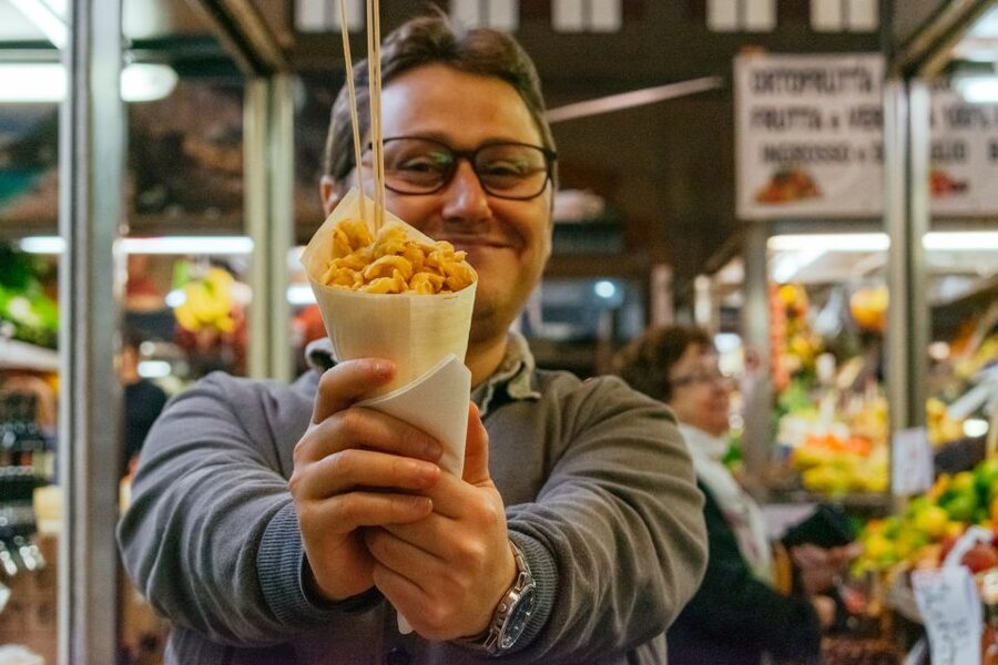 Bologna: Private Food Walking Tour with Tastings - The private-guide advantage