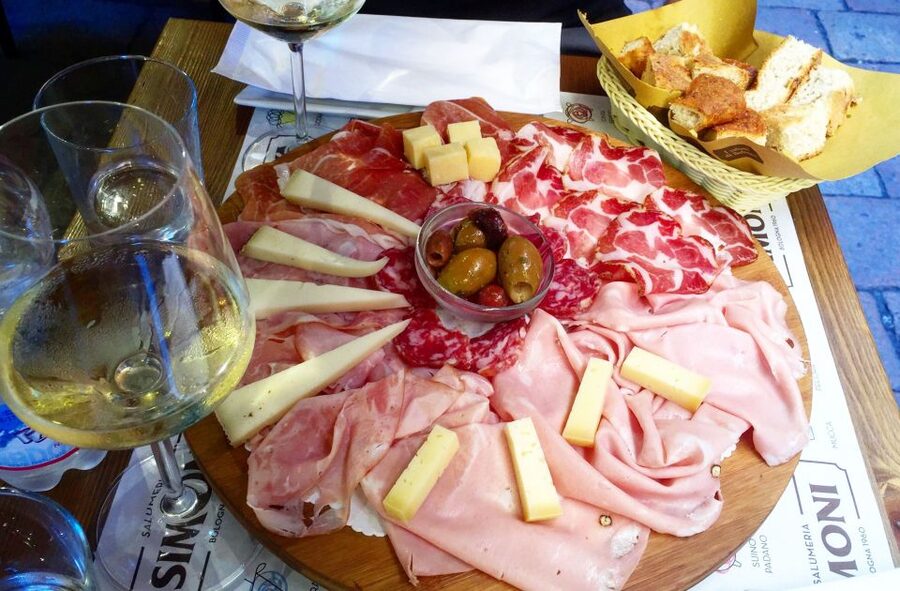 Bologna: Small Group Food market Walking Tour with Tasting - Why Bologna’s food market makes a smart first stop