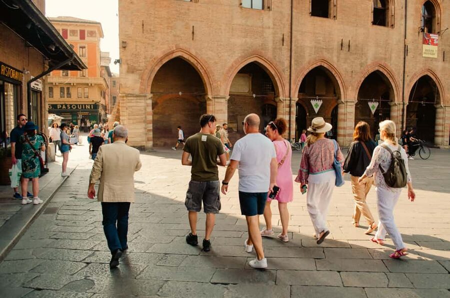 Bologna: Street Food Tour in the Historic Center - Starting at Neptune’s Fountain
