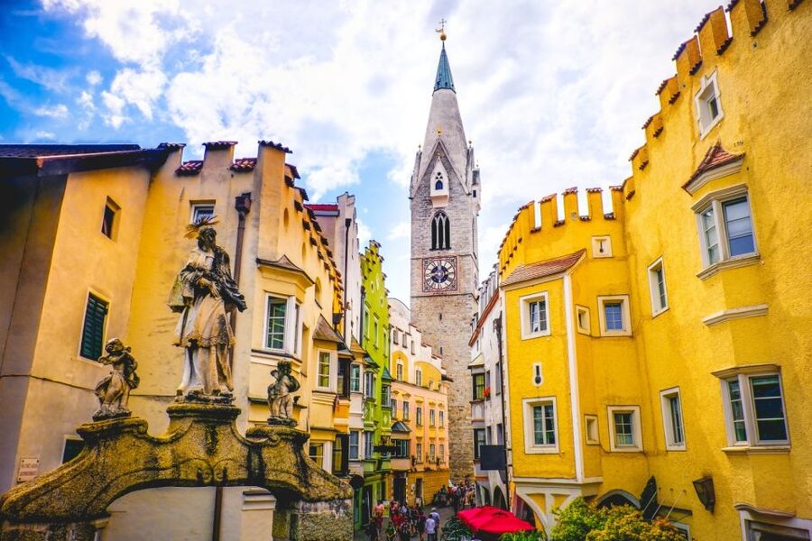 Bolzano: Private Street Food Walking Tour - Walking Bolzano’s old town between tastings