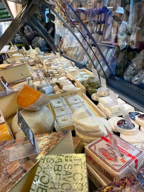 Bordeaux: Market Food Tour all included food & drinks - Pastries and coffee set the pace