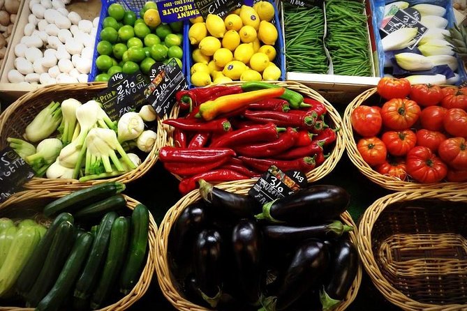 Bordeaux Old Town & Market Local Food with Wine Tastings Tour - The value of a group capped at 10