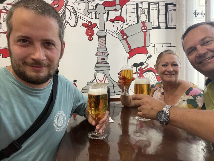 Budapest Bites: A street food adventure (3 iconic dishes) - Walking central Budapest between food stops