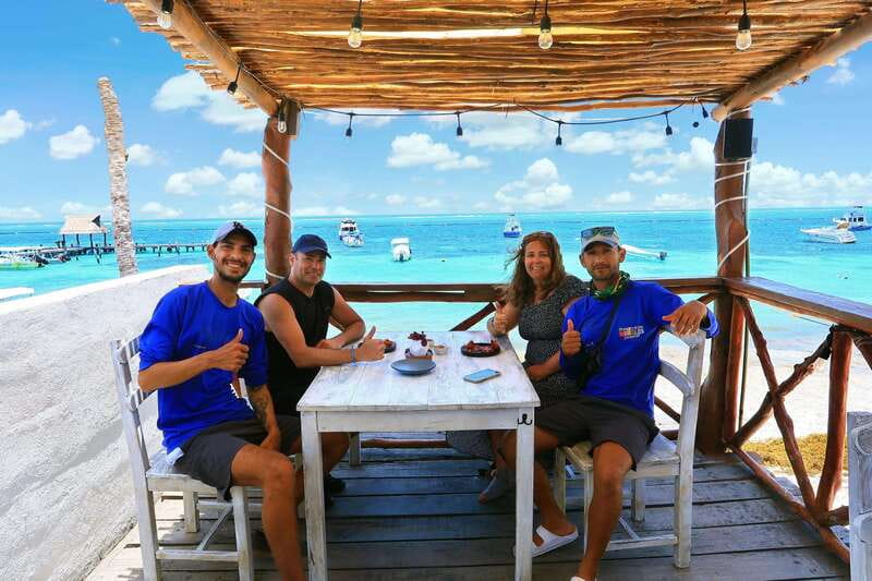 Cancún: Beachside Tacos & Town Tour with tequila tasing - First stop: seafood tacos by the beach