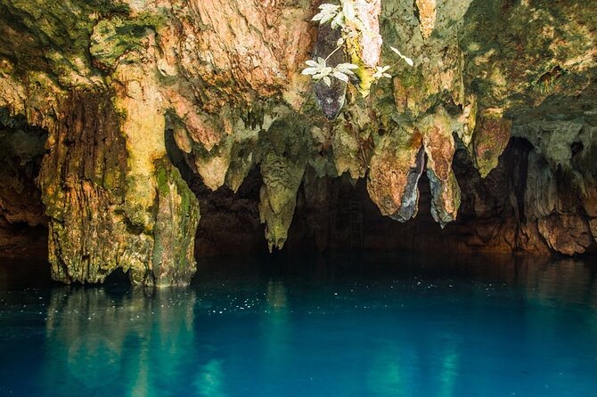 Cancun Guided Sightseeing with Taco Lunch & Cenote Experience - The jewelry center: useful extras and a commercial pause