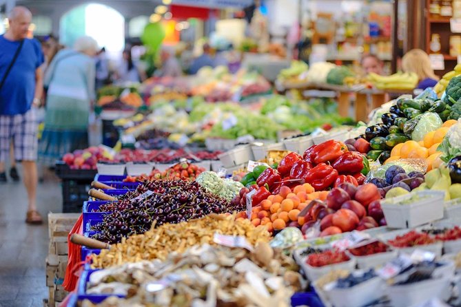 Cancun Private Foodies Market Tour and Street Food - The first tastings: learning what makes a dish local