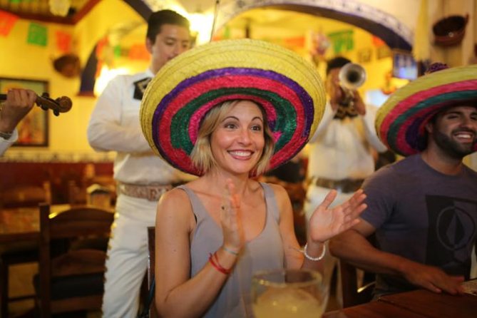 Cancun Taco Tour, Local Beer and Night Market with Transportation - Taco al pastor at La Parrilla Cancún