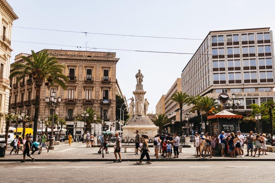 Catania: Guided Street Food Walking Tour - Via Etnea, Piazza Stesicoro and the market stop