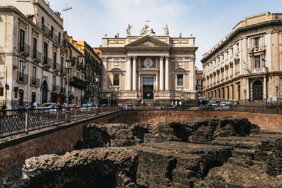 Catania: Guided Street Food Walking Tour - Villa Bellini and the last sweet choice