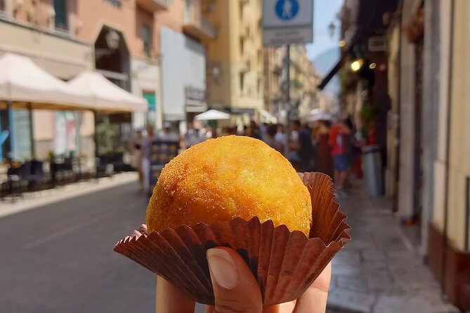 Catania Sicilian Street Food Tour: Small Group by Do Eat Better - The guide can make or break the walk