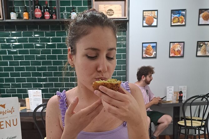 Catania Sicilian Street Food Tour: Small Group by Do Eat Better - Group size, timing, and meeting point