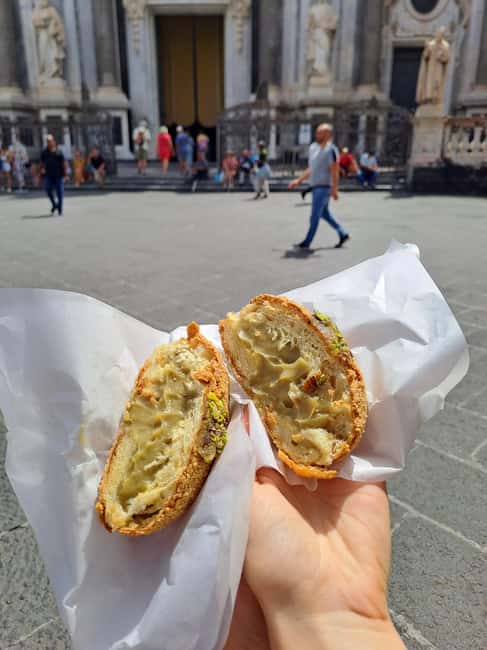 Catania: Street Food Guided Walking Tour - The Roman Amphitheater and the sweet finish