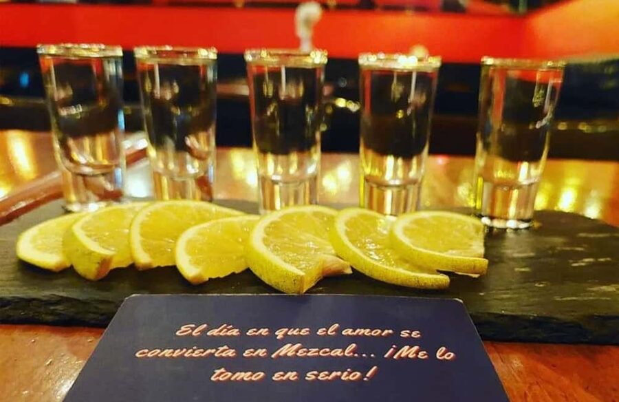 CDMX: Tacos and mezcal night tour - Mezcal with Ishmael or Rocio