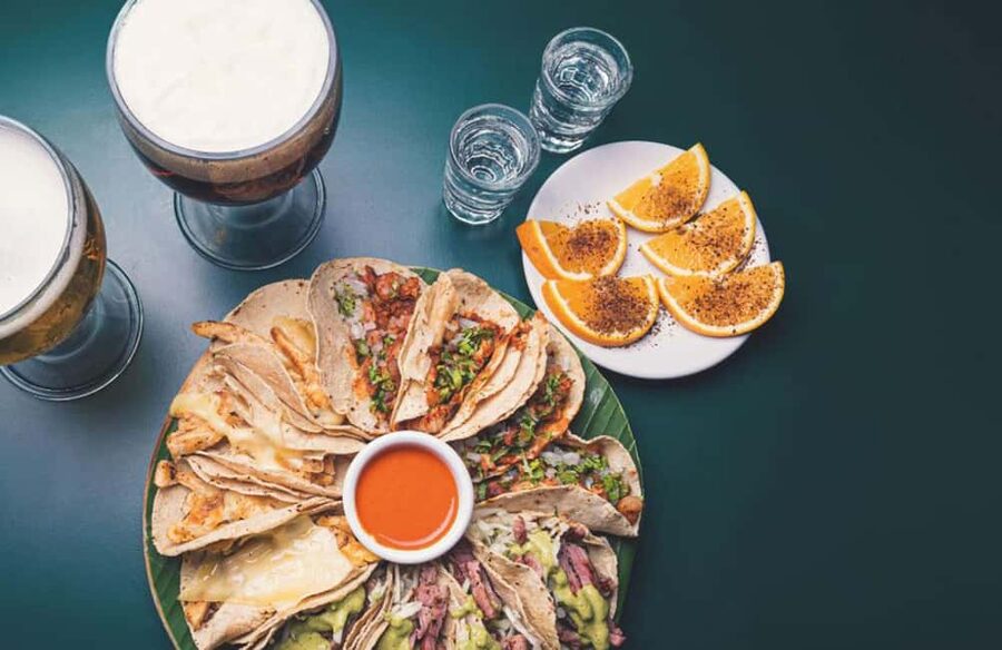 CDMX: Tacos and mezcal night tour - Why the small group matters