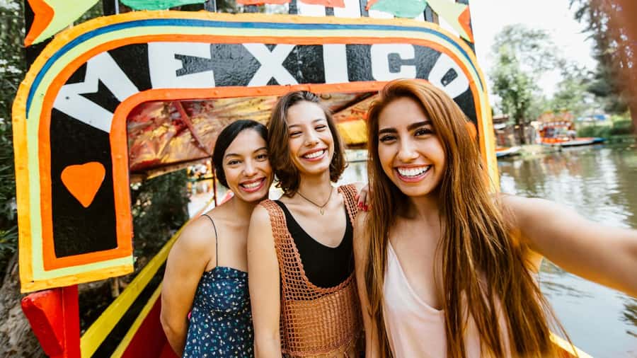 CDMX: Xochimilco Trajinera Party, Drinks, Mariachi & Tacos - What this Xochimilco party is really about