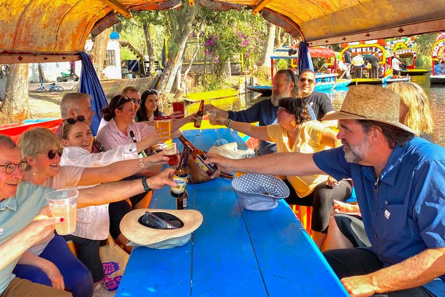 CDMX: Xochimilco Trajinera Party, Drinks, Mariachi & Tacos - Meeting at El Chango and reaching the dock