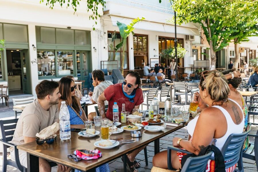 Chania: Old Town Highlights Guided Tour with Street Food - Why the guide matters so much