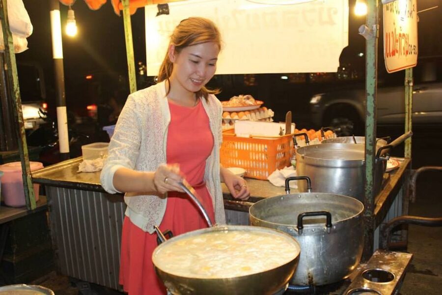 Chiang Mai: Evening Local Street Food Market Tour - Why this Chiang Mai food tour works so well